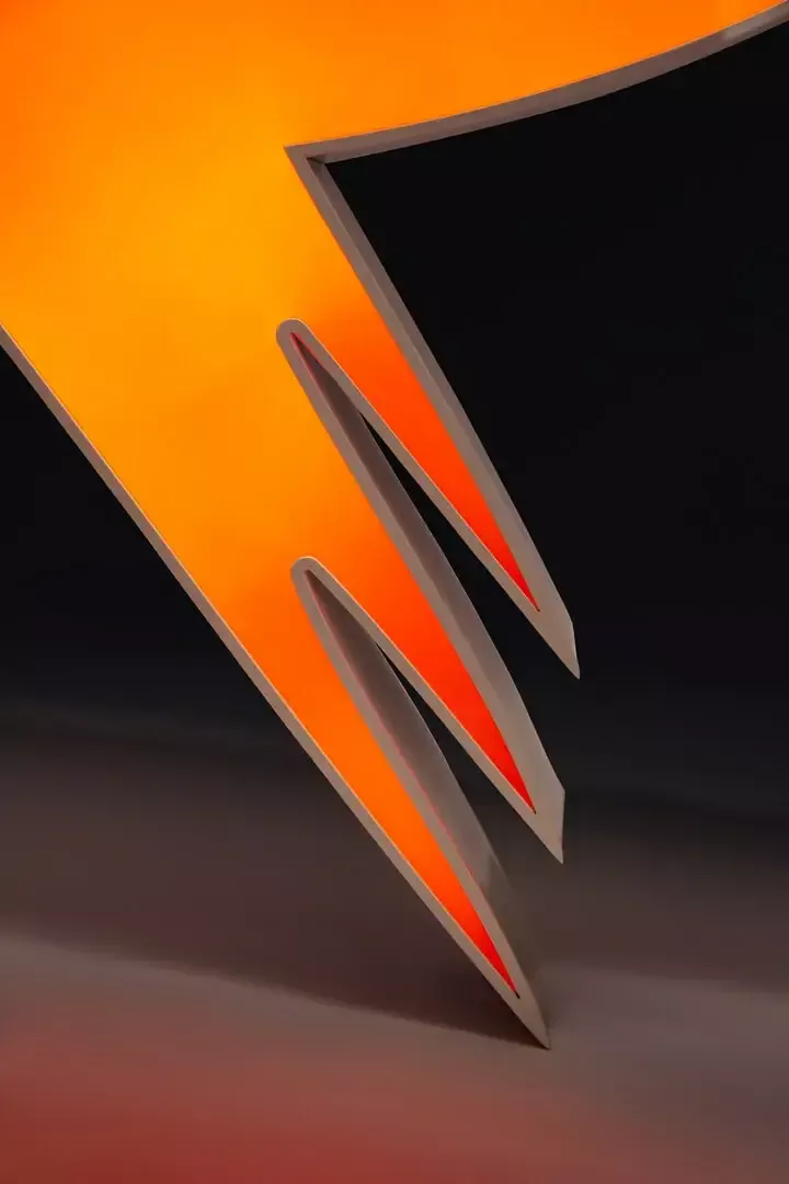 Buchstabe R - beleuchteter Sonderbuchstabe R in oranger Farbe